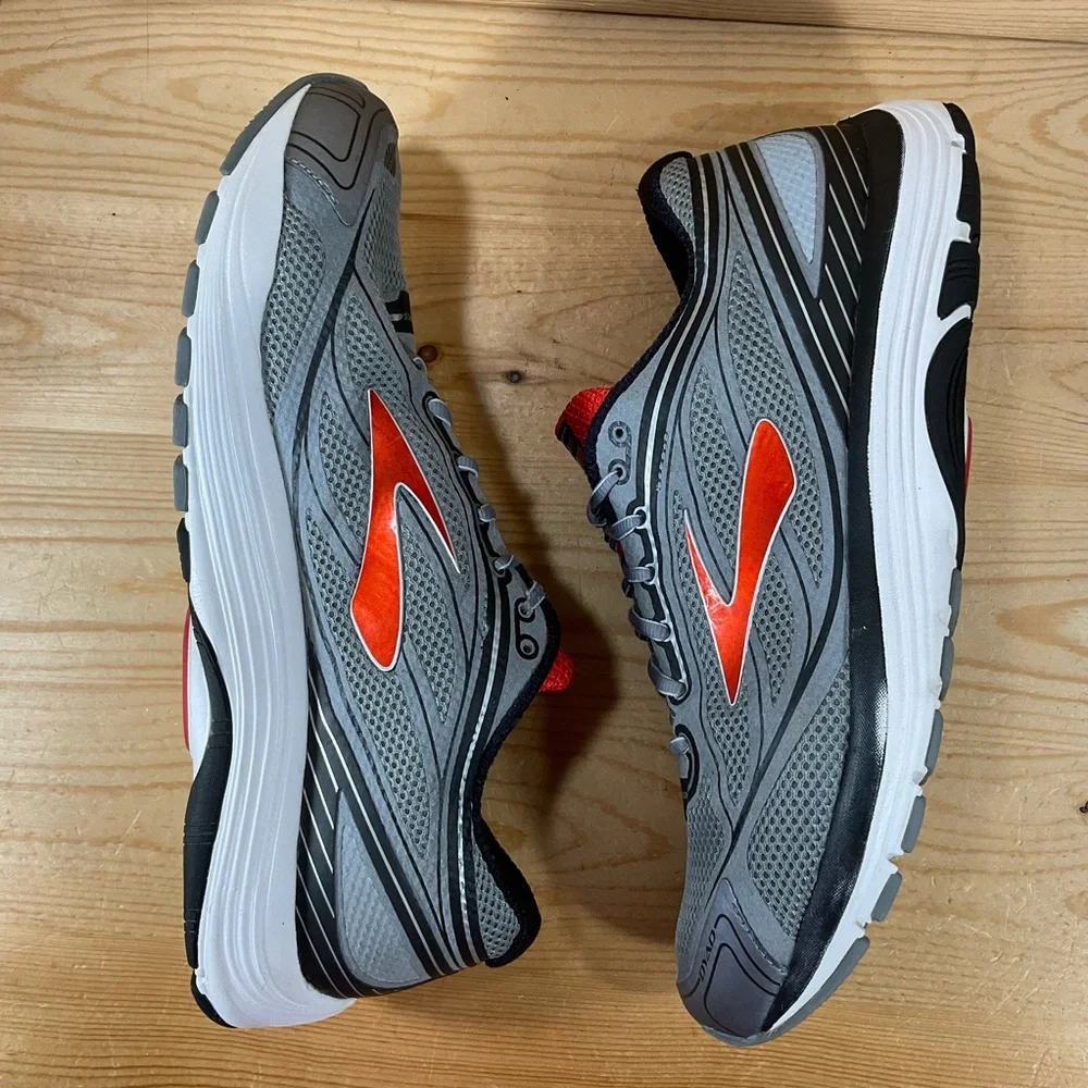 Brooks Dyad 9 Running Shoes Men’s 14 D Gray Red Black White Walking 1102311D035
